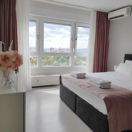 Penthouse “Sky 16” Studio Apartment Zagreb Eksteriør billede
